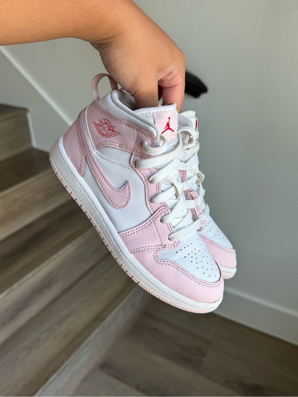 Air Jordan 1 Mid Pearl Pink White Kids Size 1Y
